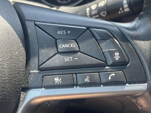 Used 2023 Nissan Sentra SR w/ SR Premium Package FWD image 22