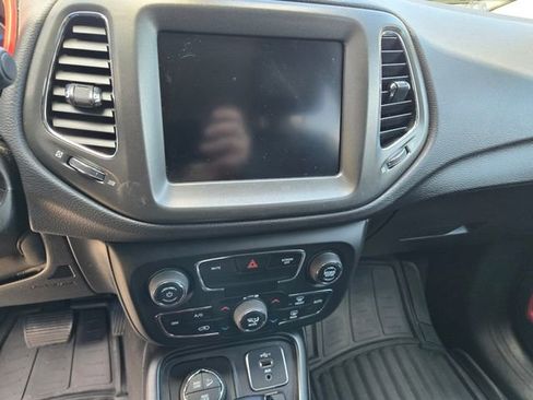 Used 2020 Jeep Compass Trailhawk AWD/4WD image 13