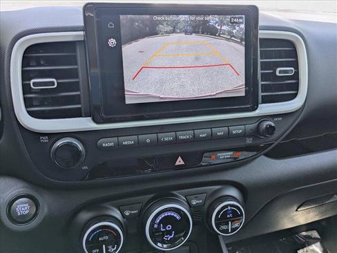 New 2025 Hyundai Venue Limited image 14