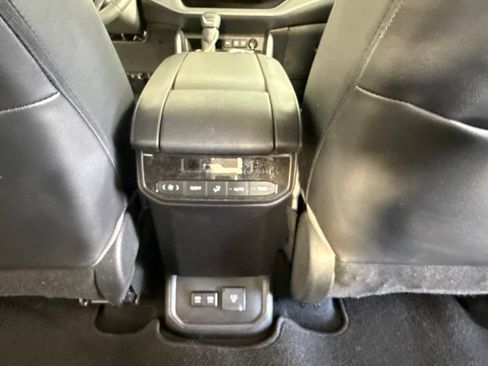 Used 2020 Toyota Highlander Limited FWD image 40