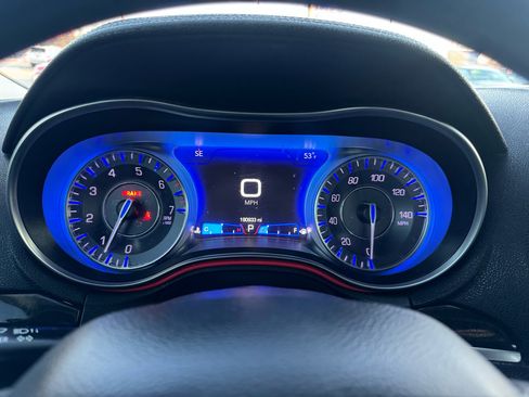 Used 2019 Chrysler 300 Limited image 13