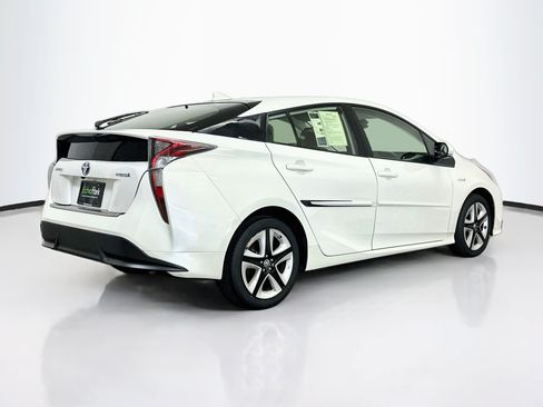 Used 2017 Toyota Prius Three Touring w/ Carpet Mat Package FWD image 9