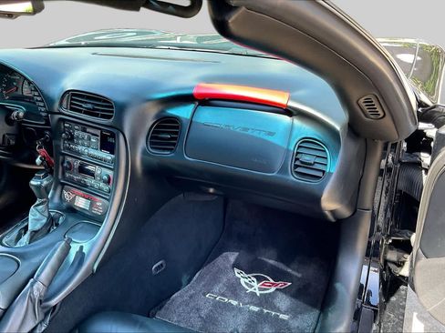 Used 1999 Chevrolet Corvette Coupe w/ Roof Pkg RWD image 14