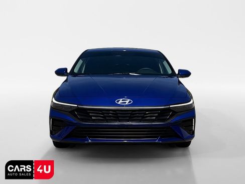 Used 2025 Hyundai Elantra SE FWD image 2