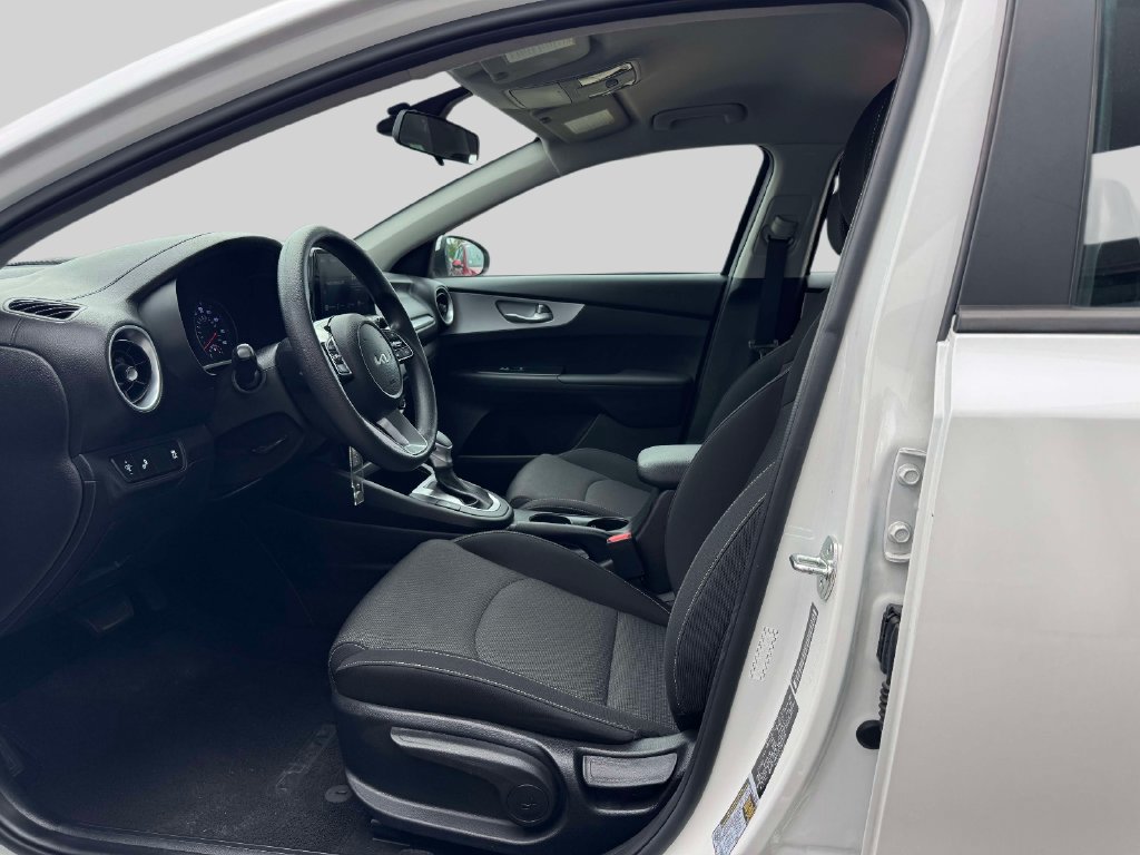 Used 2023 Kia Forte LXS w/ LXS Technology Package FWD image 13