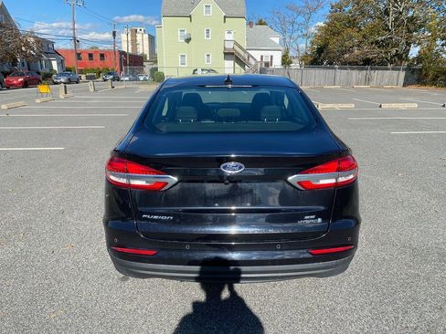 Used 2019 Ford Fusion SE image 6