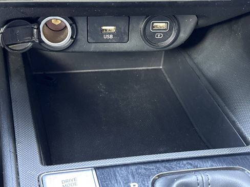 Certified 2022 Hyundai Elantra SEL image 24