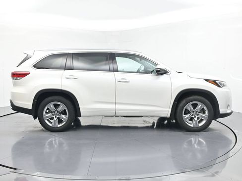 Used 2019 Toyota Highlander Limited AWD/4WD image 4