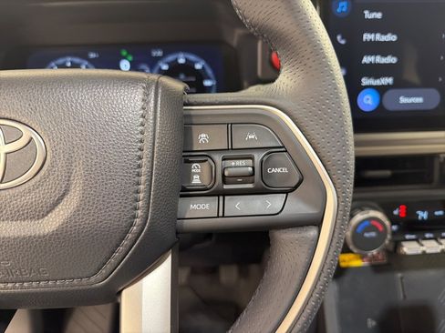 Used 2025 Toyota 4Runner TRD Off-Road Premium image 13