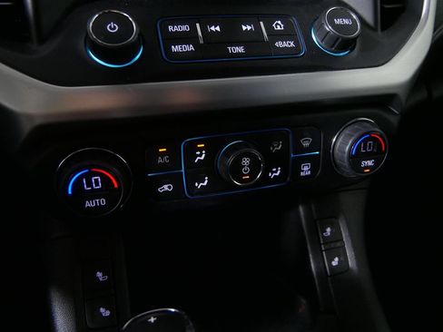 Used 2019 GMC Acadia SLT AWD/4WD image 26