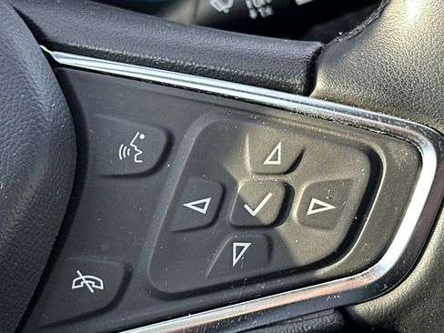 Used 2023 Chevrolet Malibu LT image 30