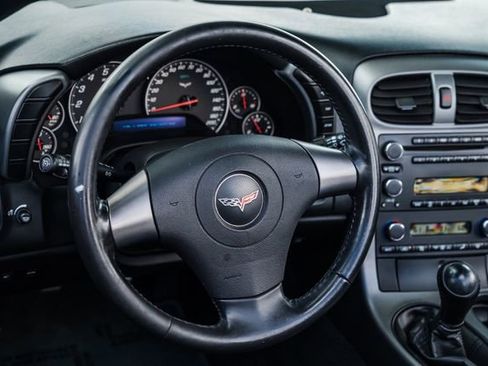 Used 2006 Chevrolet Corvette Convertible RWD image 7