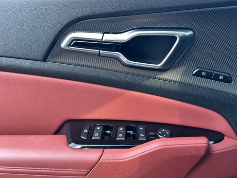 Certified 2023 Kia Sportage SX image 8