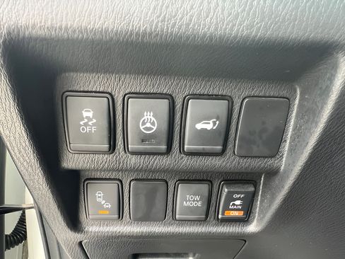 Used 2018 Nissan Pathfinder SL w/ Midnight Edition Package AWD/4WD image 19