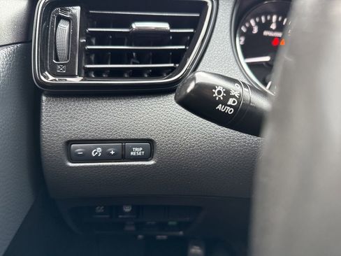 Used 2021 Nissan Rogue Sport S AWD/4WD image 19
