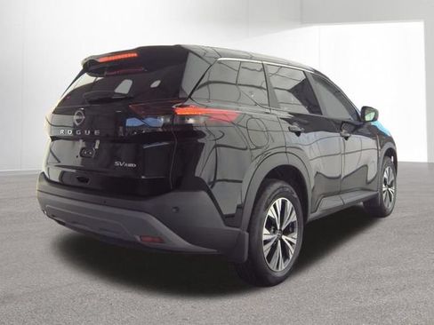Used 2023 Nissan Rogue SV AWD/4WD image 2