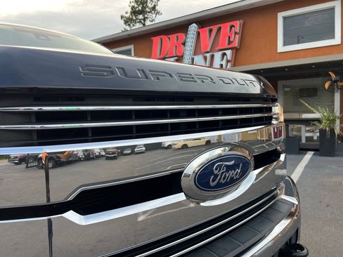 Used 2018 Ford F250 Lariat w/ Lariat Ultimate Package AWD/4WD image 36