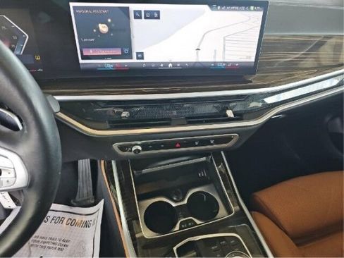 Used 2024 BMW X7 xDrive40i w/ Executive Package AWD/4WD image 11