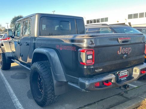 Used 2020 Jeep Gladiator Rubicon image 3