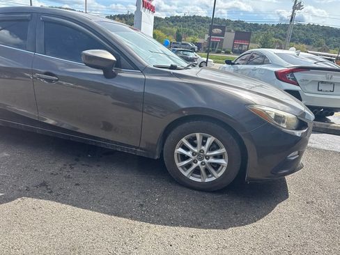 Used 2016 MAZDA MAZDA3 i Sport w/ Preferred Equipment Package FWD image 14