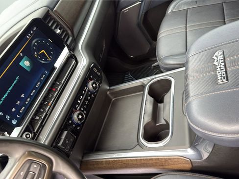 Used 2024 Chevrolet Silverado 3500 High Country w/ Technology Package image 21