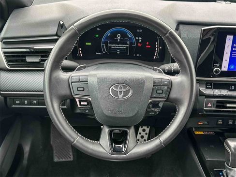 Used 2025 Toyota Camry SE image 24