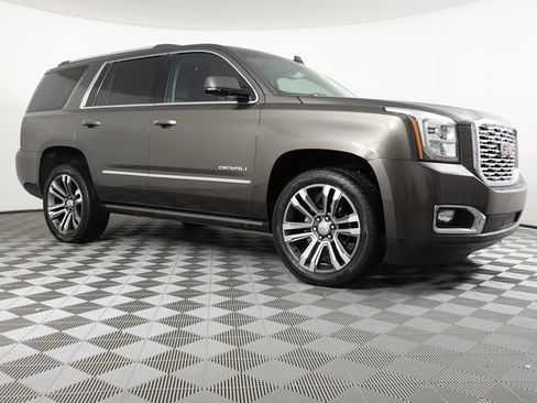 Used 2019 GMC Yukon Denali w/ Denali Ultimate Package image 3