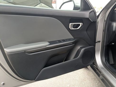 Used 2025 Kia K4 LXS image 13