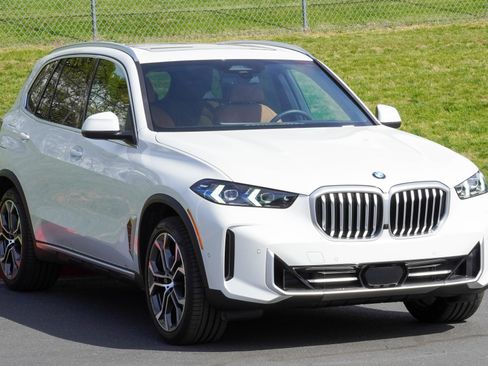 Used 2026 BMW X5 xDrive40i image 2