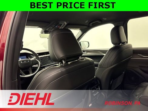 New 2026 Jeep Grand Cherokee Altitude image 18