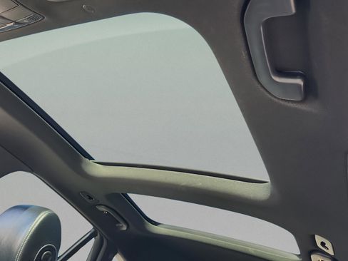 Certified 2022 Mercedes-Benz GLC 300 GLC 300 image 18