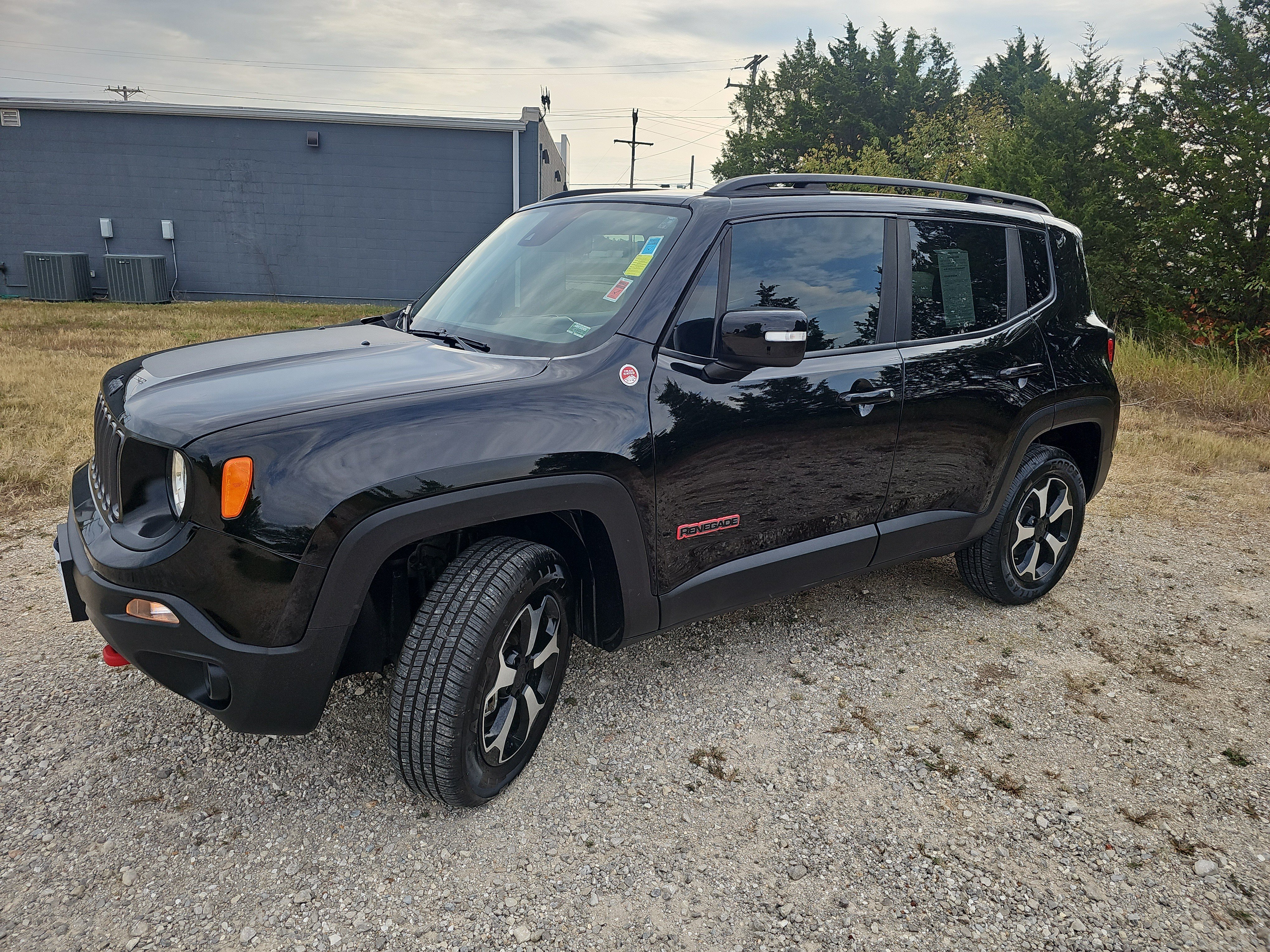 Used 2022 Jeep Renegade Trailhawk w/ Sun/Sound Group AWD/4WD image 8