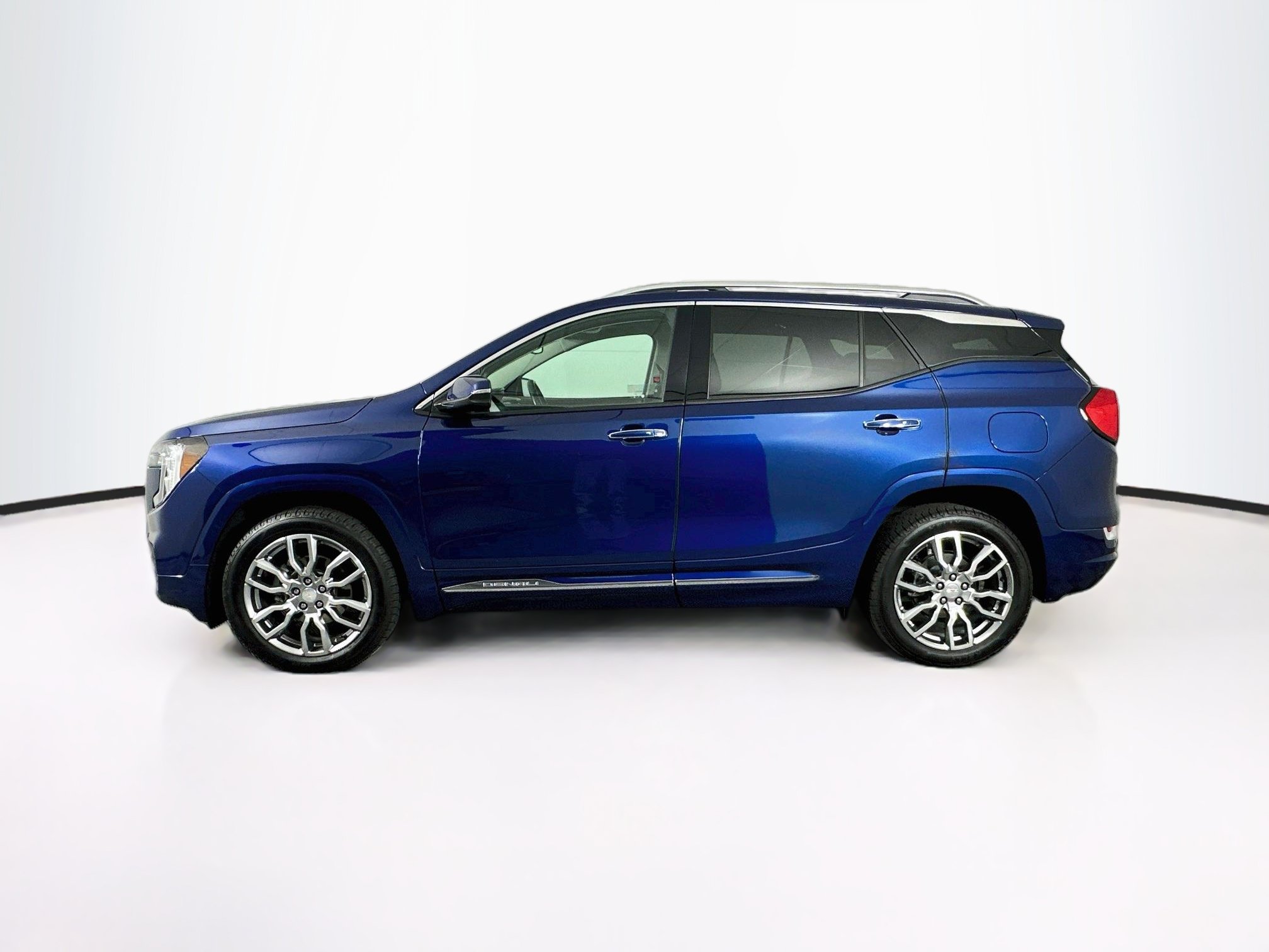 Used 2022 GMC Terrain Denali AWD/4WD image 4