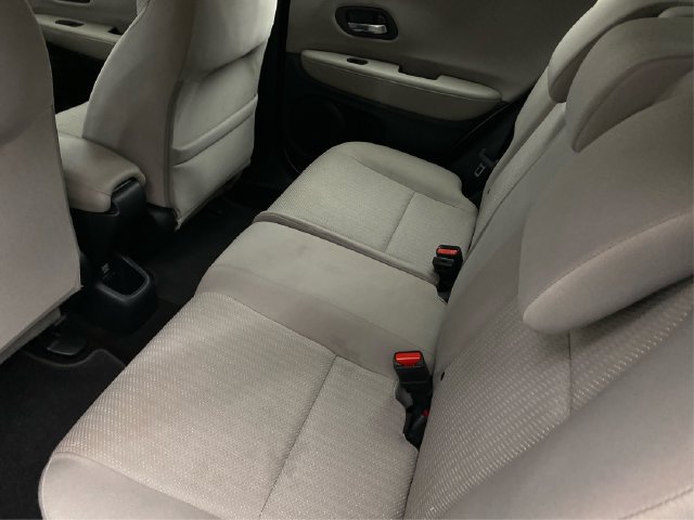 Used 2018 Honda HR-V LX image 11