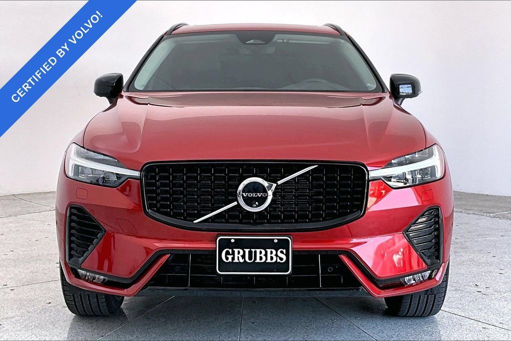Certified 2024 Volvo XC60 B5 Plus w/ Protection Package Premier AWD/4WD image 3