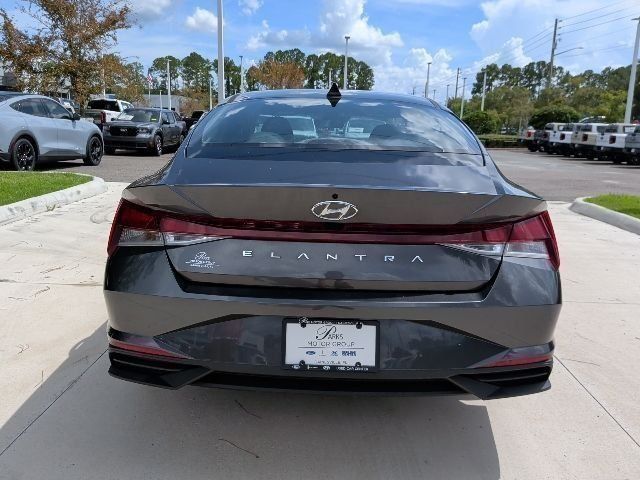 Certified 2021 Hyundai Elantra SEL FWD image 13