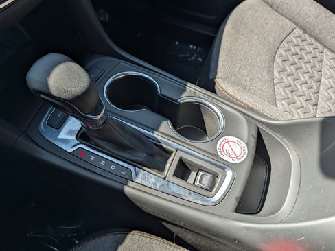 Used 2024 Chevrolet Equinox LT image 18