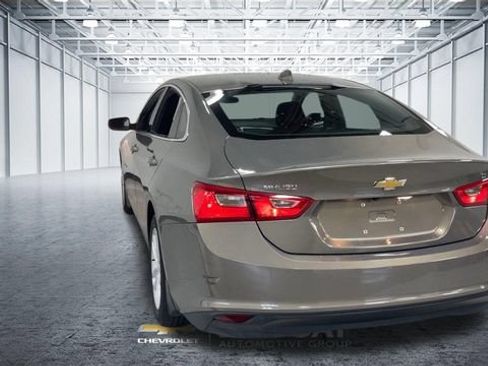 Used 2018 Chevrolet Malibu LT FWD image 8