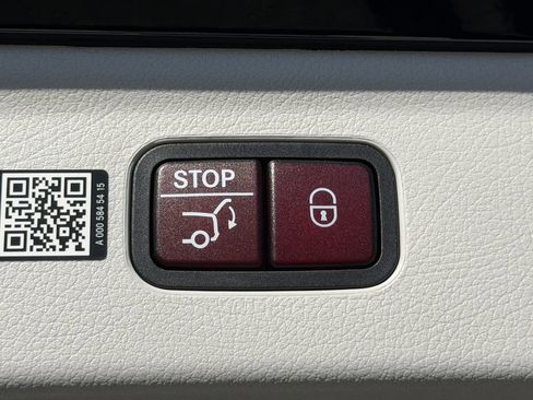 New 2026 Mercedes-Benz EQE 320 4MATIC SUV image 13