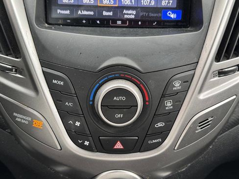 Used 2017 Hyundai Veloster Value Edition image 16