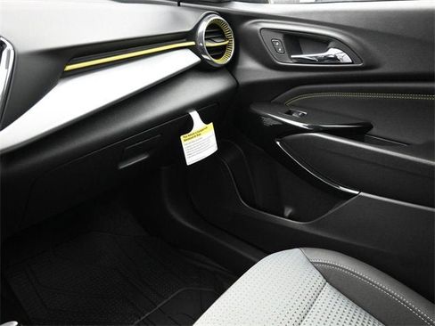 New 2026 Chevrolet Trax LT w/ Driver Confidence Package image 30