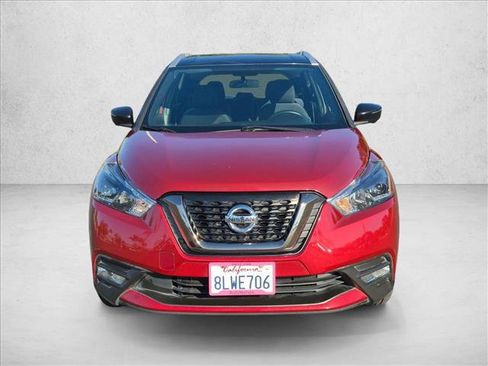 Used 2019 Nissan Kicks SR FWD image 2