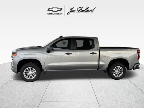 Used 2025 Chevrolet Silverado 1500 Custom image 6