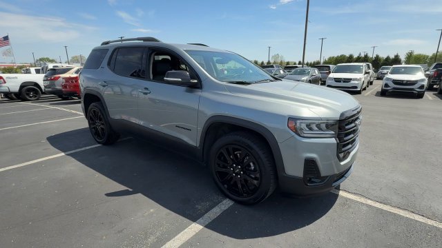 Used 2023 GMC Acadia SLT w/ Elevation Edition AWD/4WD image 2