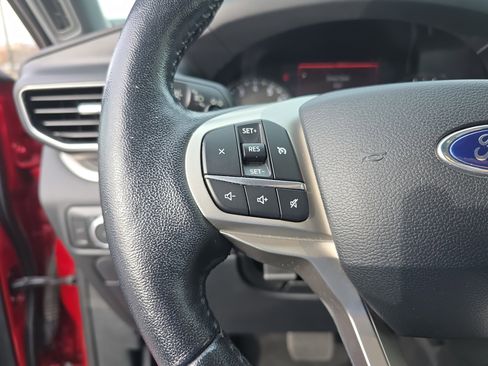 Used 2021 Ford Explorer XLT w/ Equipment Group 202A image 33