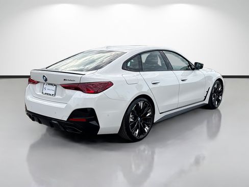 New 2026 BMW M440i w/ Premium Package RWD image 3