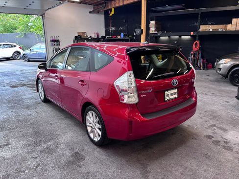 Used 2012 Toyota Prius V Five FWD image 4