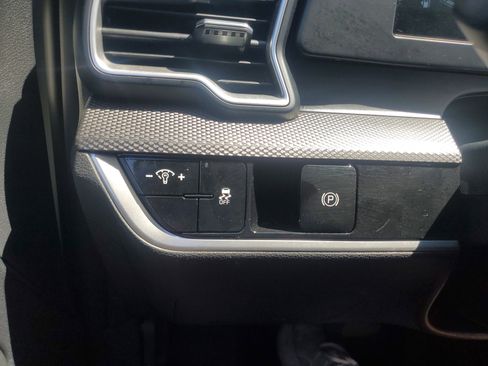 Used 2025 Kia Sportage LX image 23