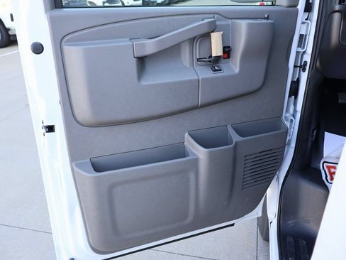 New 2025 GMC Savana 3500 Extended w/ Driver Convenience Package RWD image 10