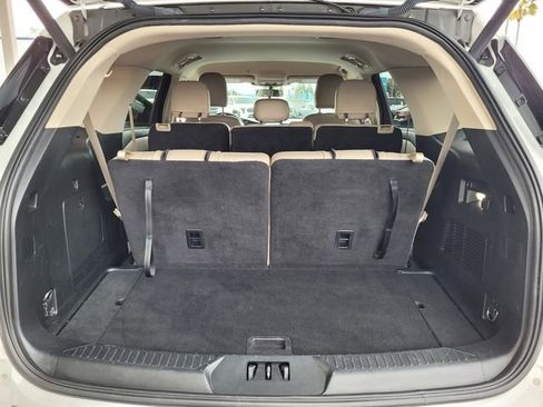 Used 2022 Ford Explorer XLT w/ Equipment Group 202A image 19